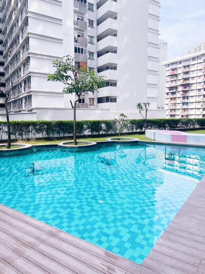 Apartment Promo Connected Train 2 Bedroom Above Mall 9 *
