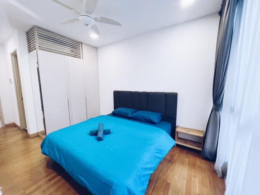 Apartment Promo Connected Train 2 Bedroom Above Mall 9 *